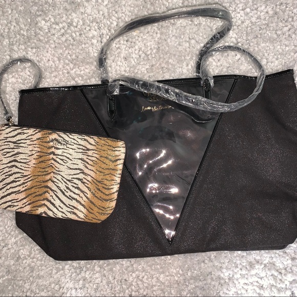 Victoria's Secret Handbags - NWOT VICTORIA’S SECRET TOTE BAG